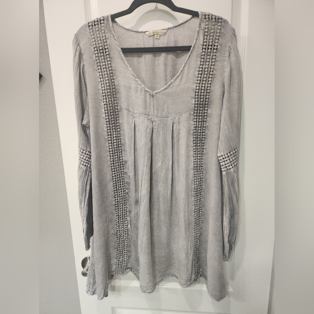 Anandas Gray Women's Top